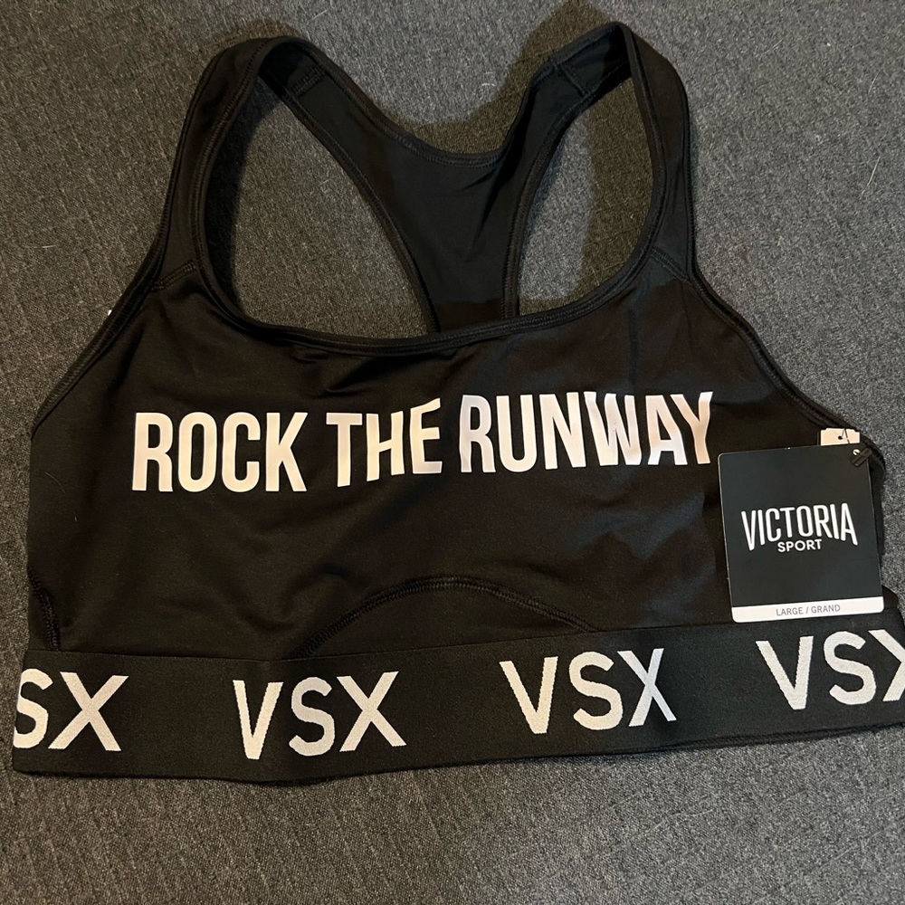 NWT ! Victoria Secret Sport Bra '